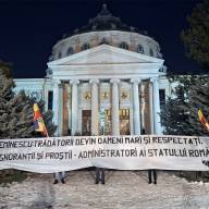 Noua Dreaptă își cheamă frații de neam și de credință la statuia lui Mihai Eminescu din fața Ateneului Român